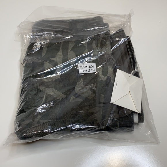 KanCan Wilder Camo High Rise Boyfriend Jeans - Picture 11 of 11